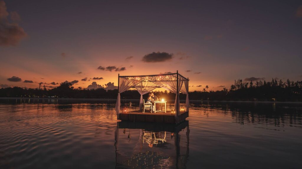 Floating platform dinner, Sun Siyam Olhuveli Maldives