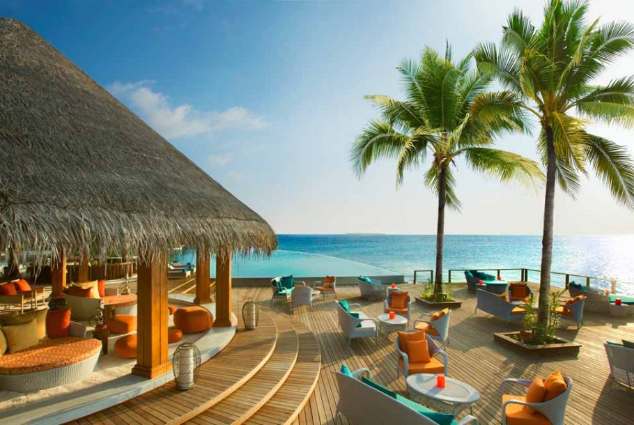 Dusit Thani Maldives Sand Bar