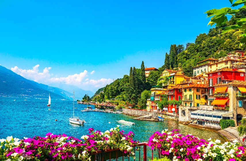 Month guide to visit Italy