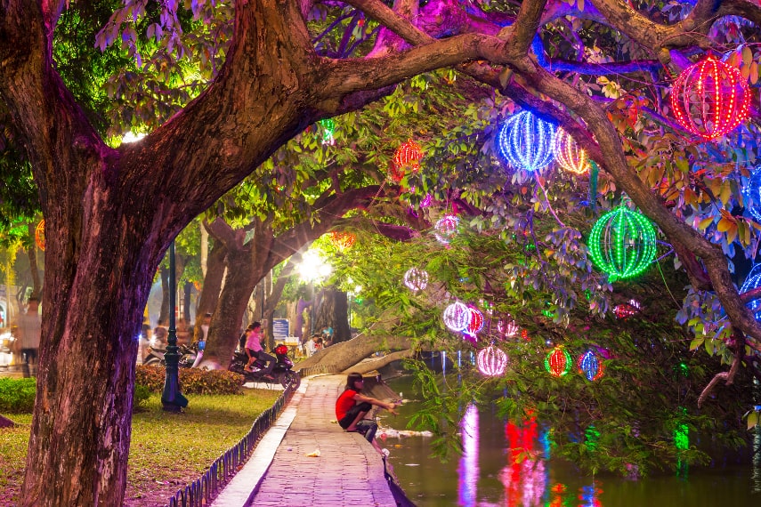 Visit Hanoi in April