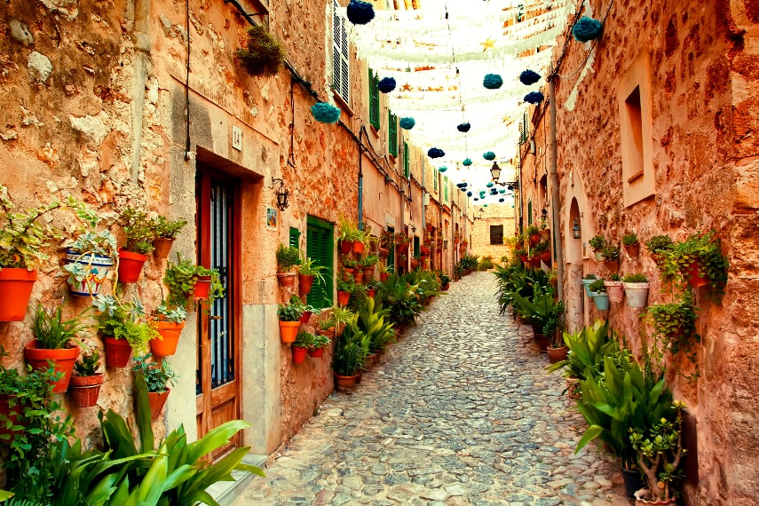 Tavel Tips to Remember in Spain