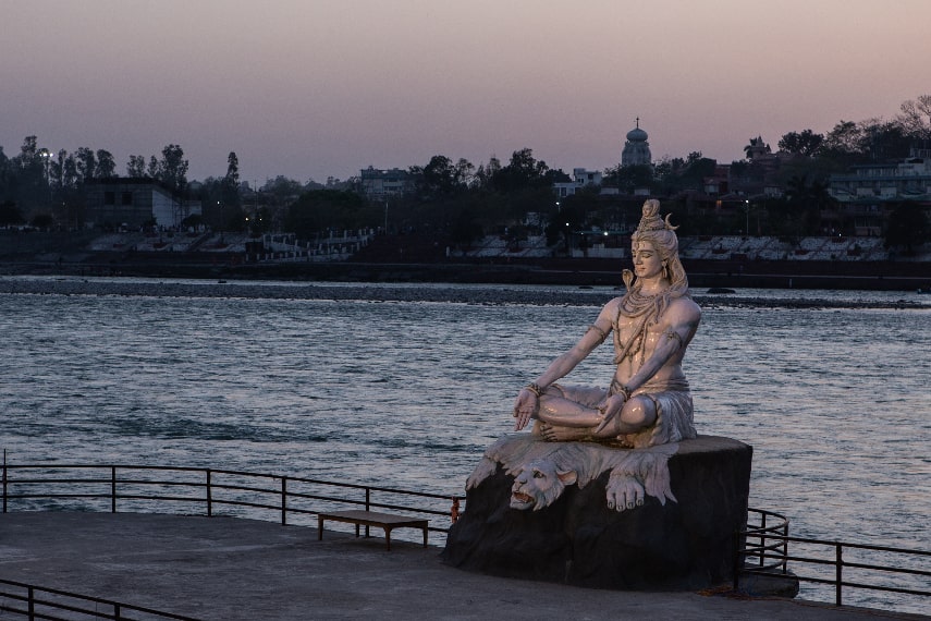 Mus do Yoga in Rishikesh a best things to do in India