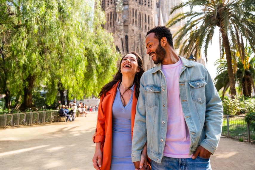 Couple wearing cool clothes in Spain