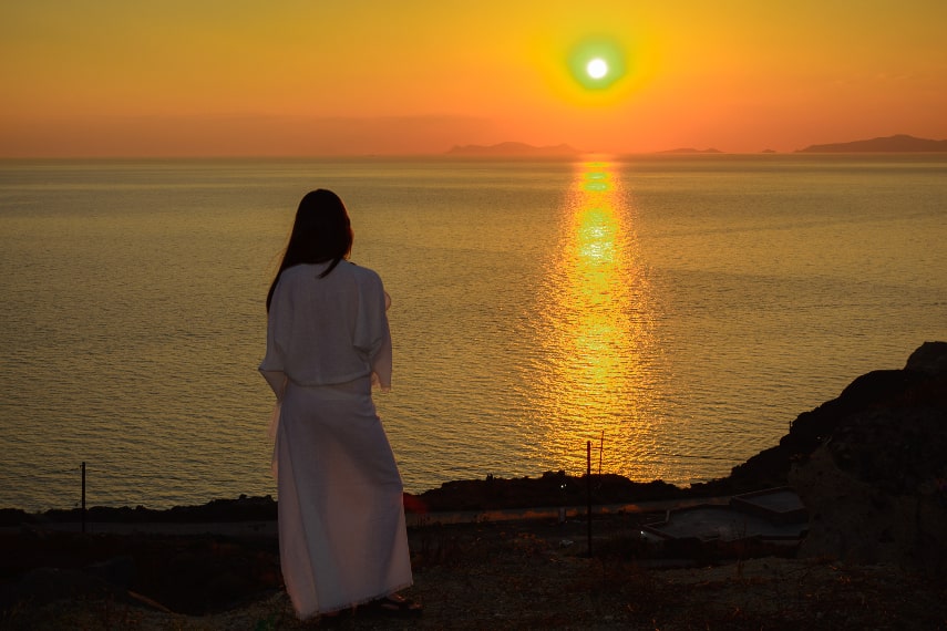 What to do in Santorini in October