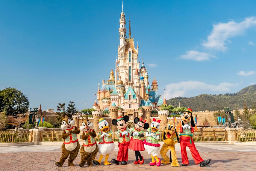 Go to Hong Kong Disneyland a best things to do with kids