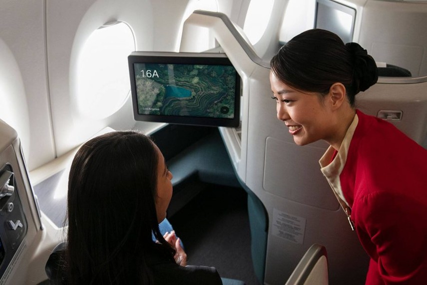 Cabin service on Cathay pacific