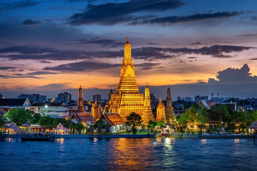 Wat arun temple of dawn Bangkok, Thailand