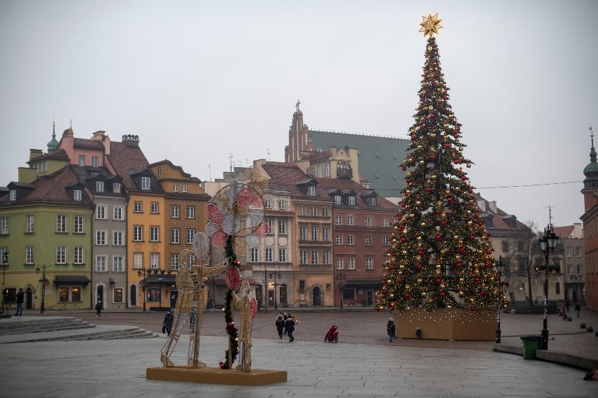Bruges hcristmas market winter glow