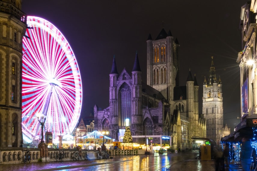 Entertainment at Ghent Christmas market