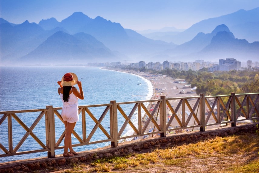Outfits to wear in Antalya in May